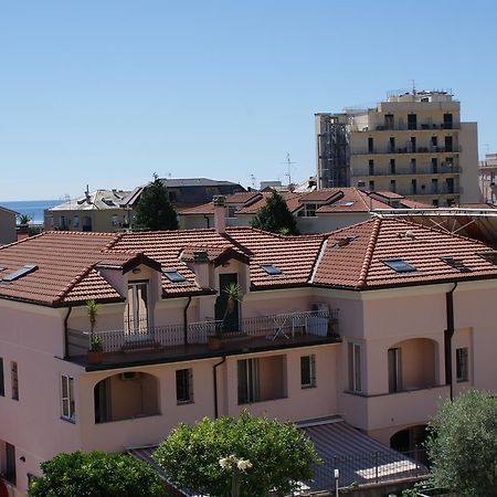 Hotel Residence Mirafiori Loano Exterior foto