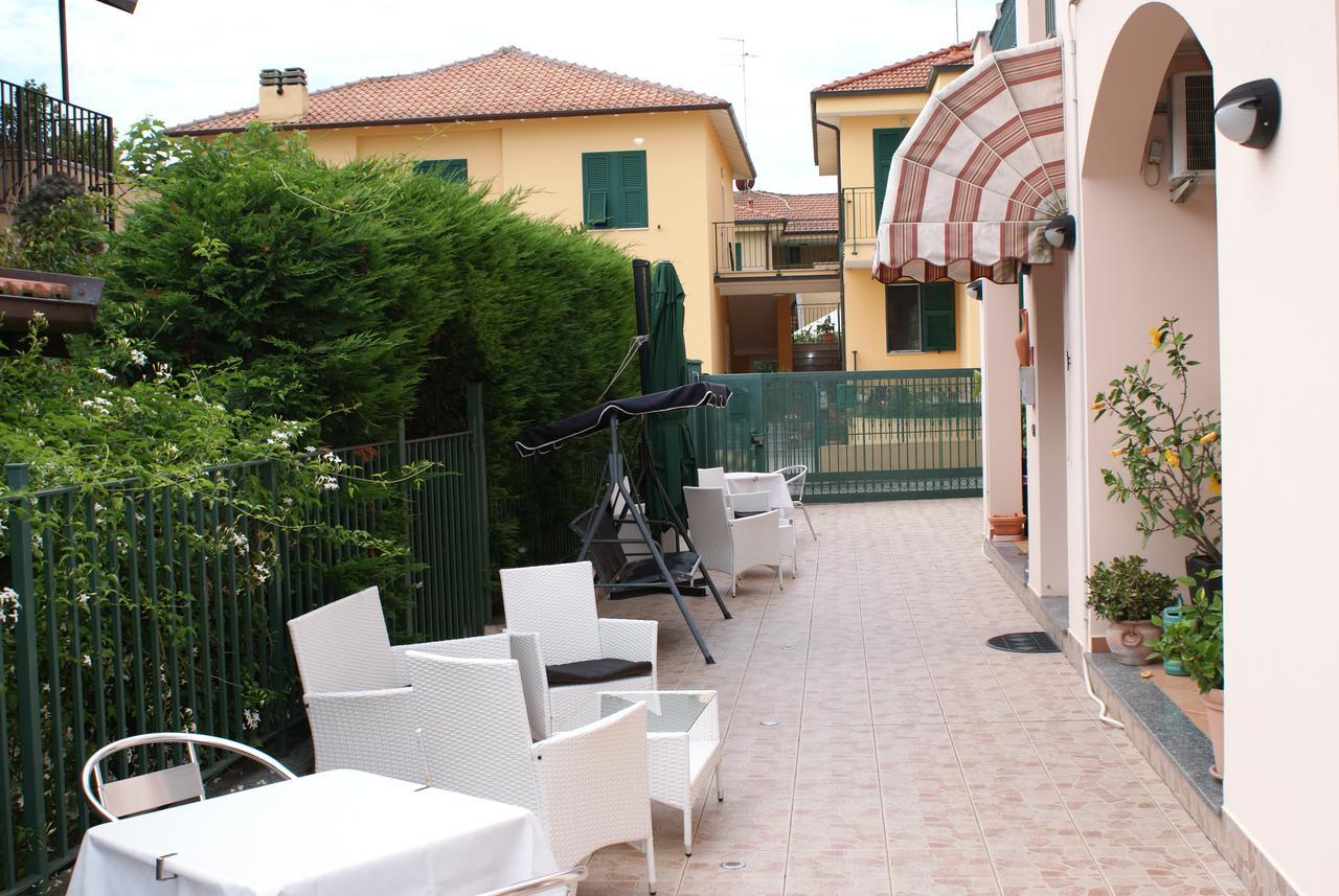 Hotel Residence Mirafiori Loano Exterior foto