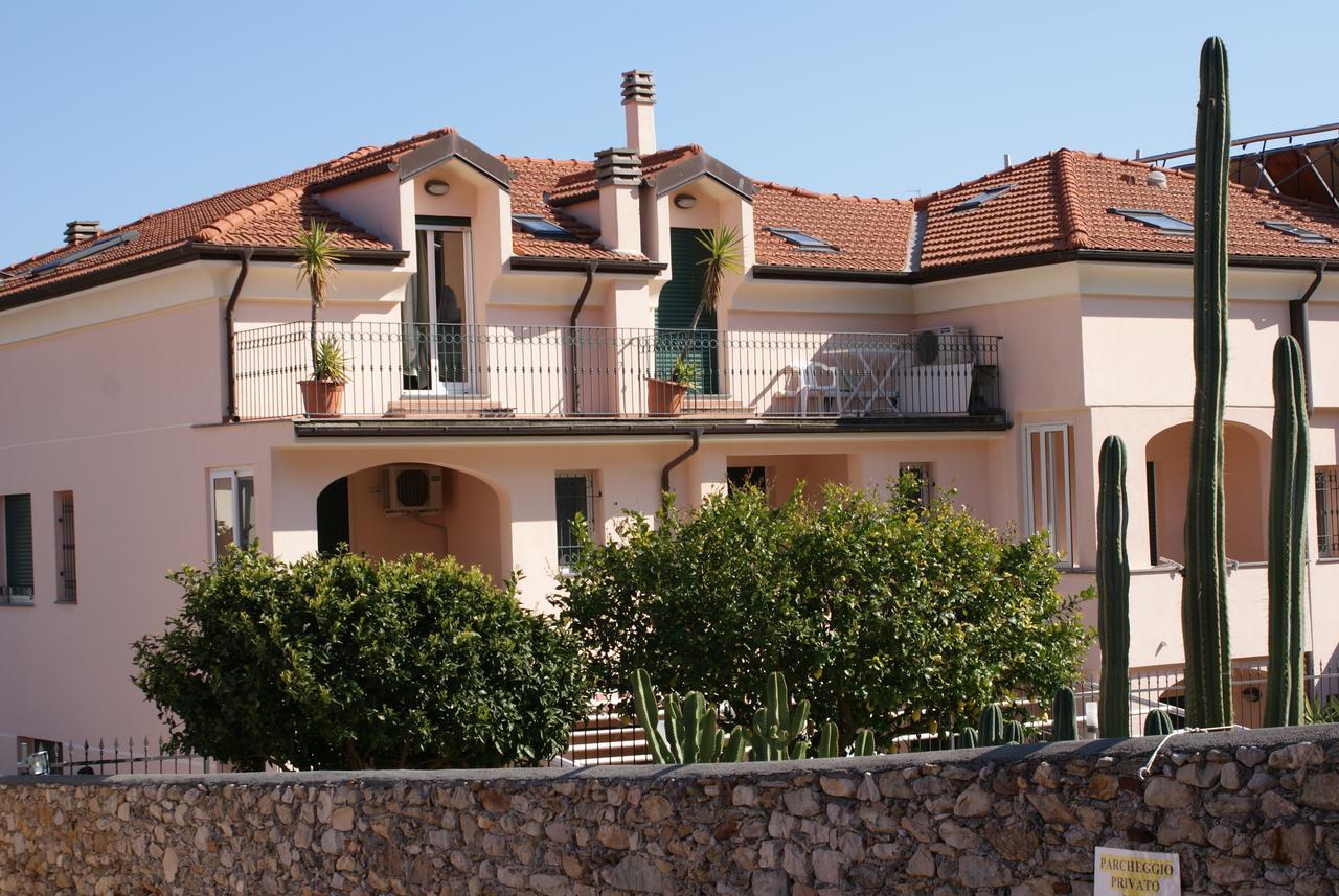 Hotel Residence Mirafiori Loano Exterior foto